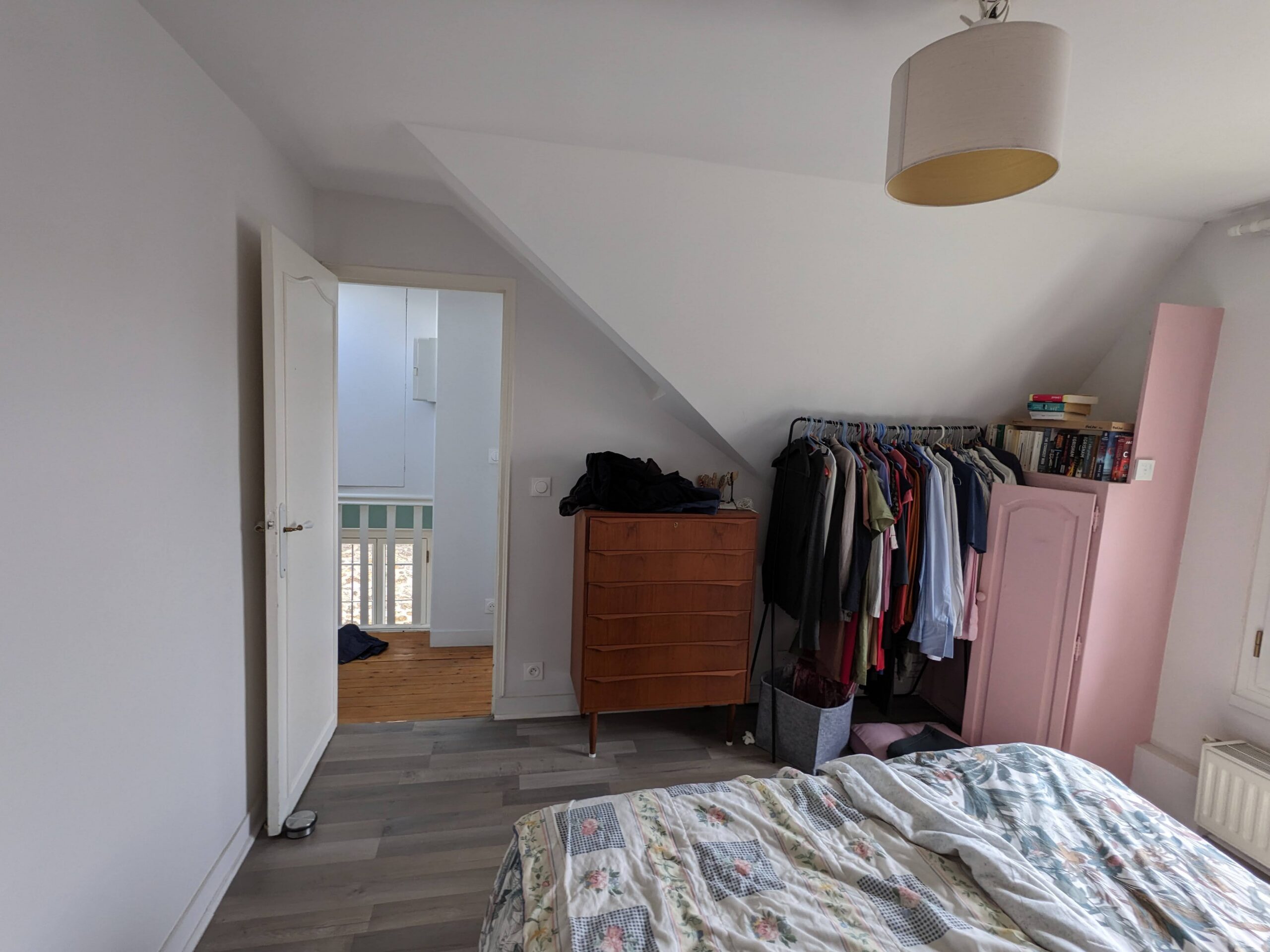 chambre mansardée avant